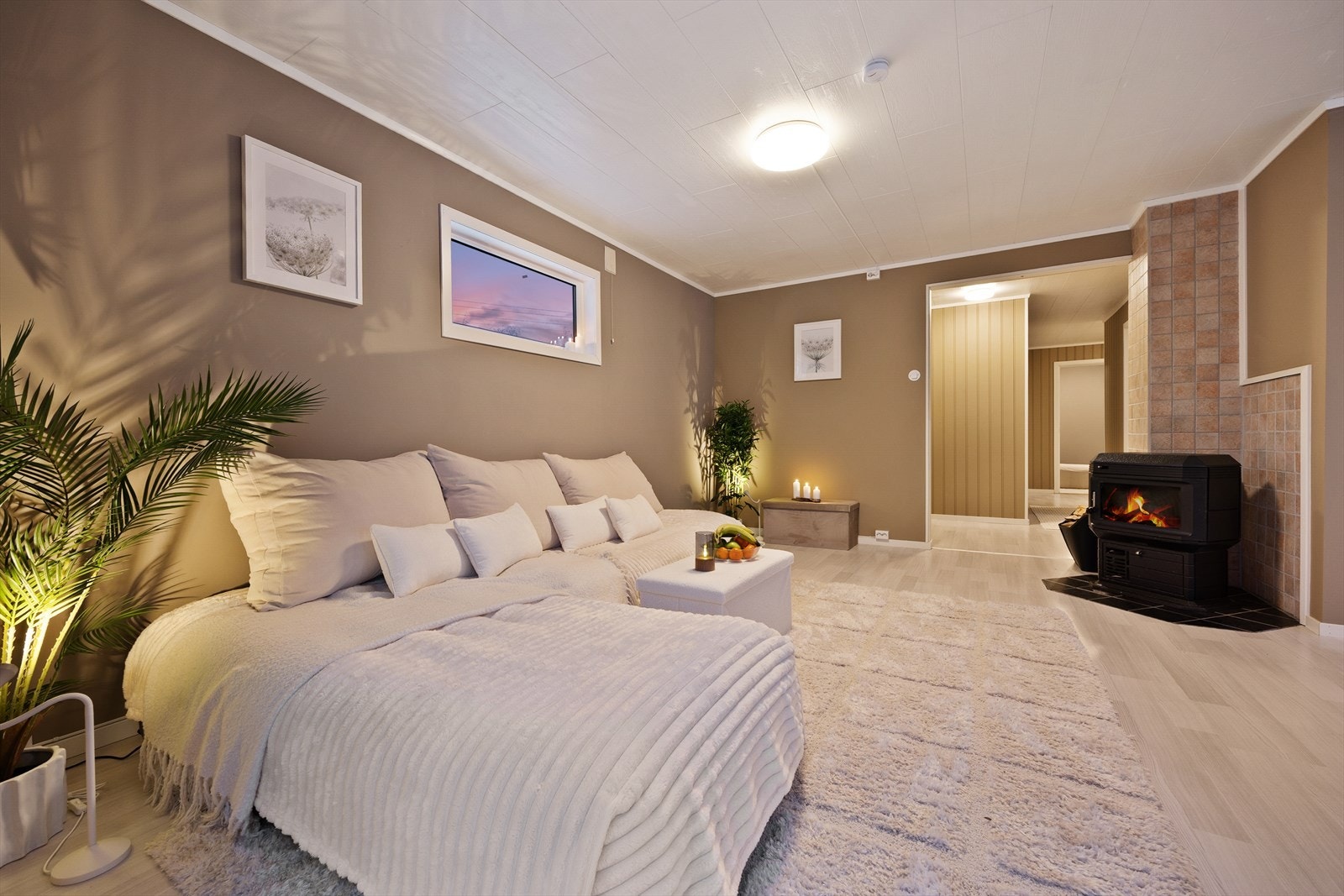 Peisovnen fungerer som et midtpunkt i rommet og sørger for lun varme til hele rommet. Galleribilde