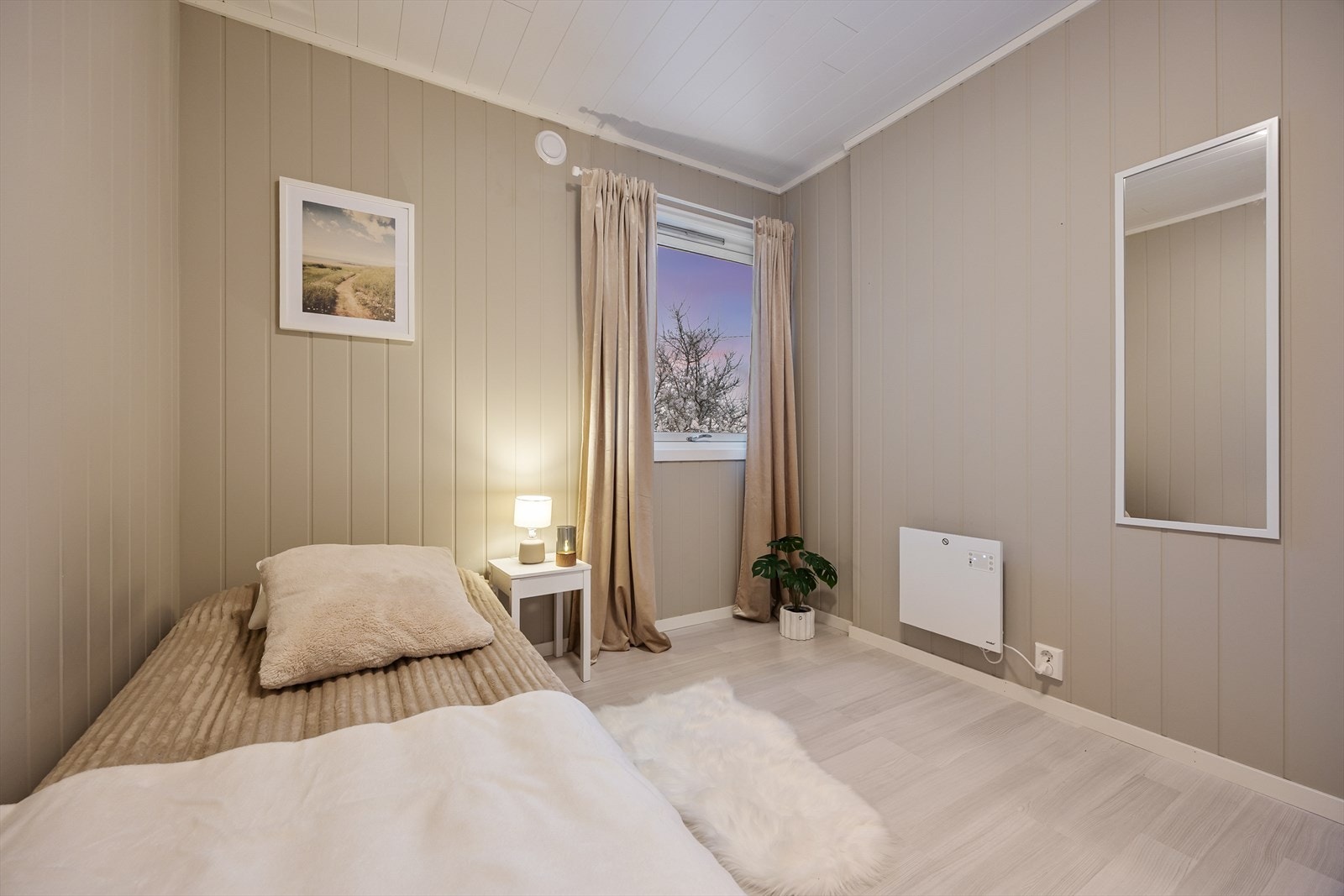 Rommene kan fint fungere som barne-, gjesterom, kontor eller lignende. Galleribilde