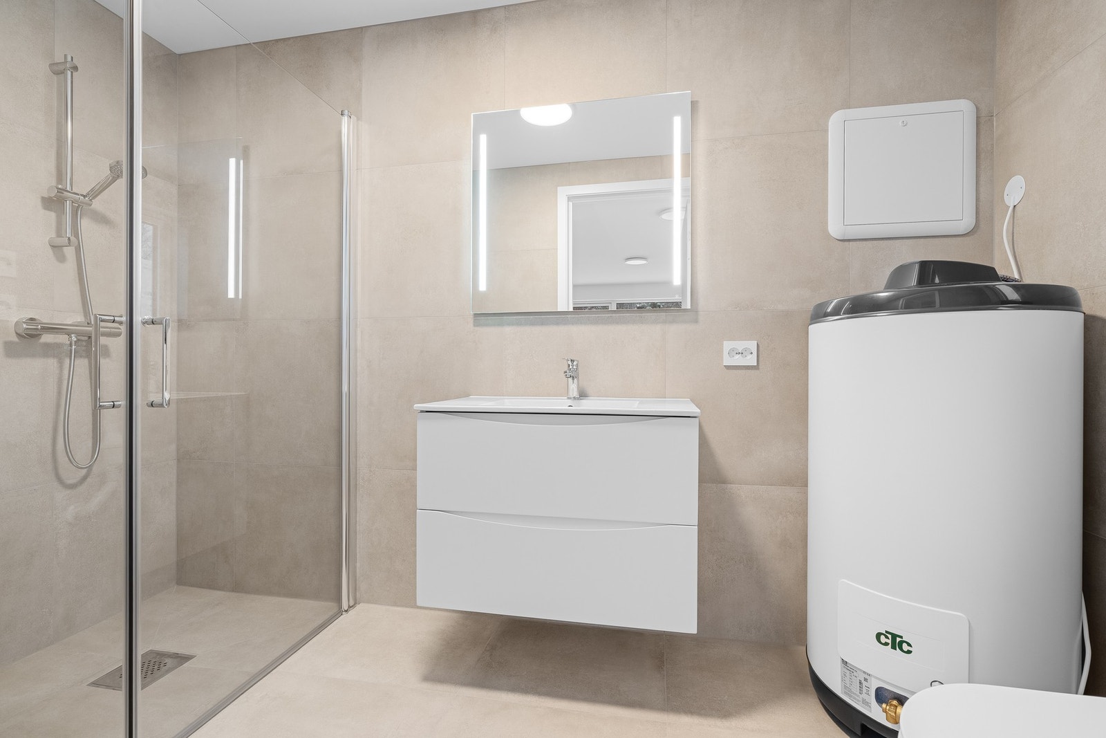 Bad praktikantdel med egen bereder. Galleribilde