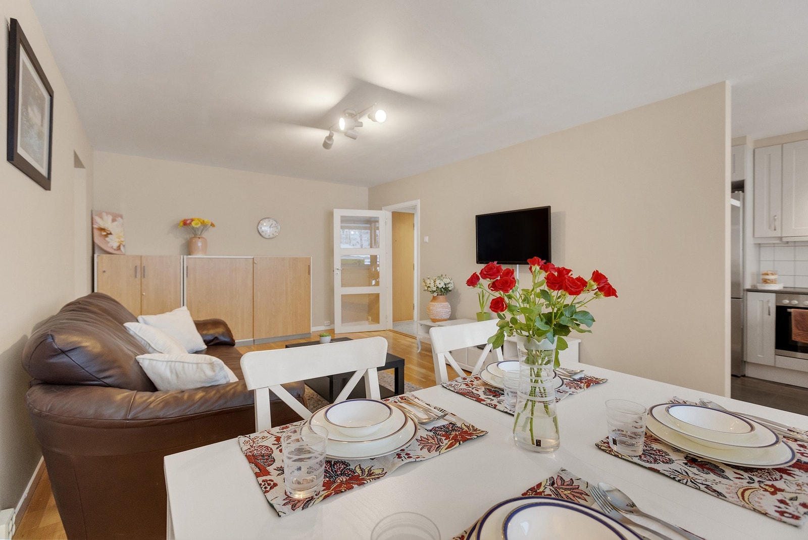 Plass til sofagruppe og spiseplass Galleribilde