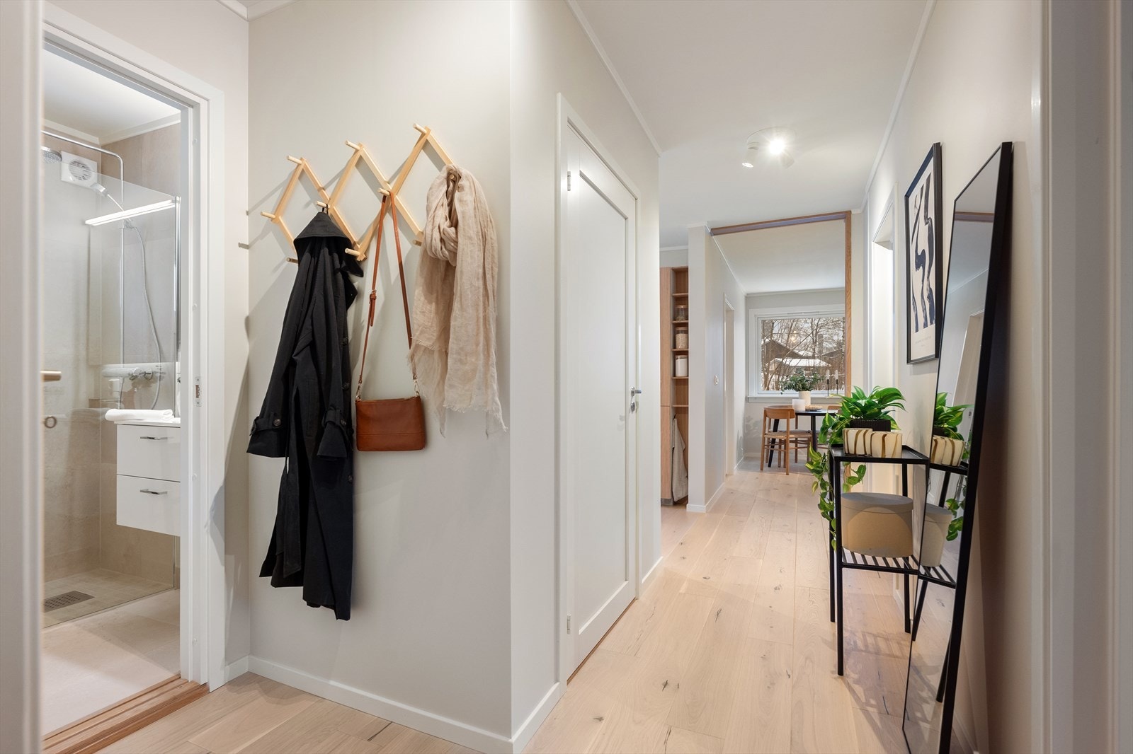 Lyst og hyggelig inngangsparti. Galleribilde