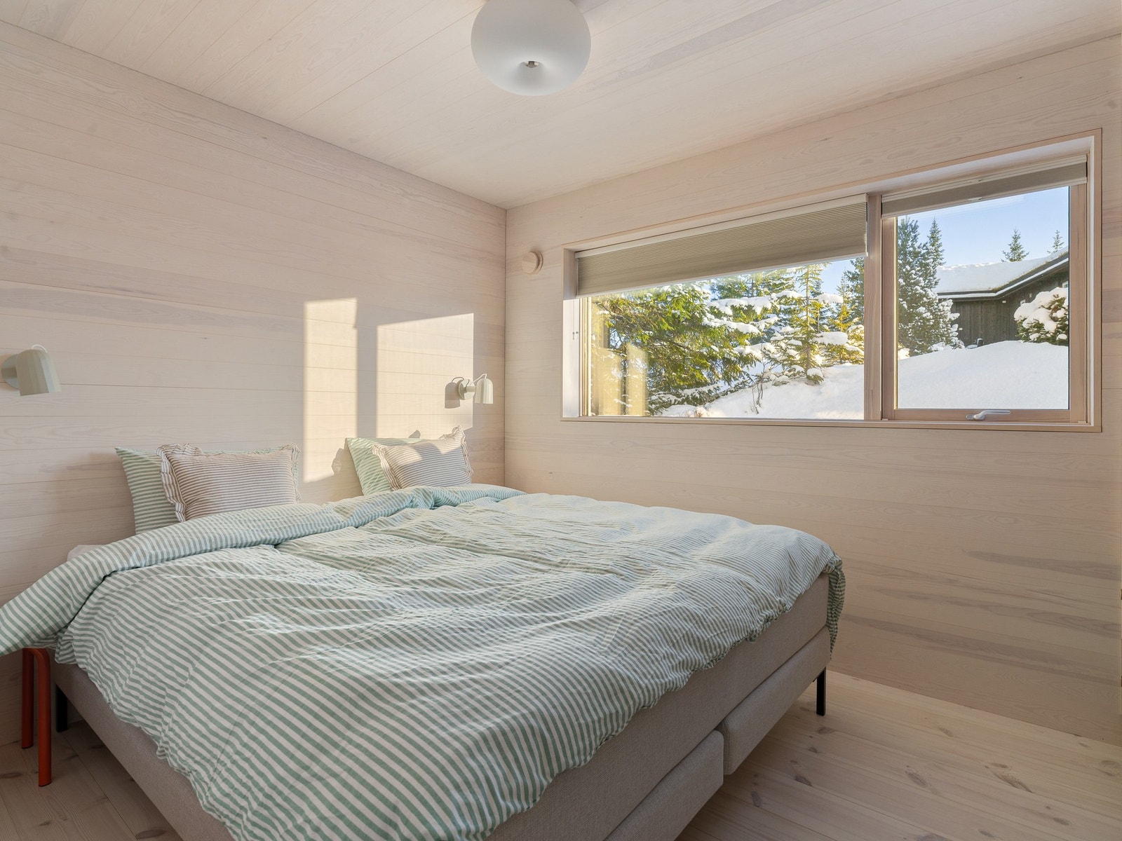 Soverom 1 av 4 i hytta. Det er i tillegg et soverom i anneks, som gir totalt 5 soverom. Galleribilde