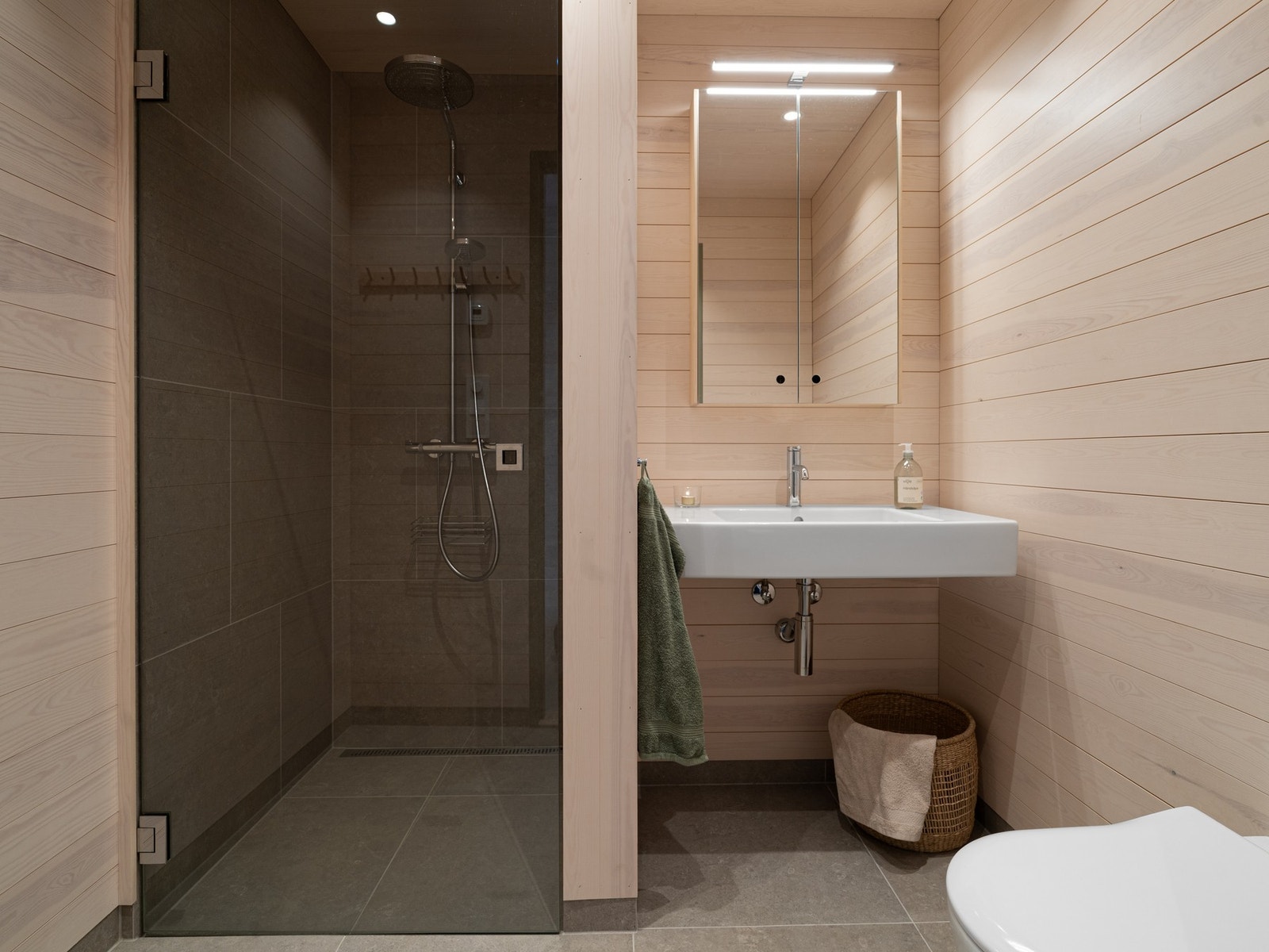 Bad/wc 1 av 2 i hytta. Galleribilde