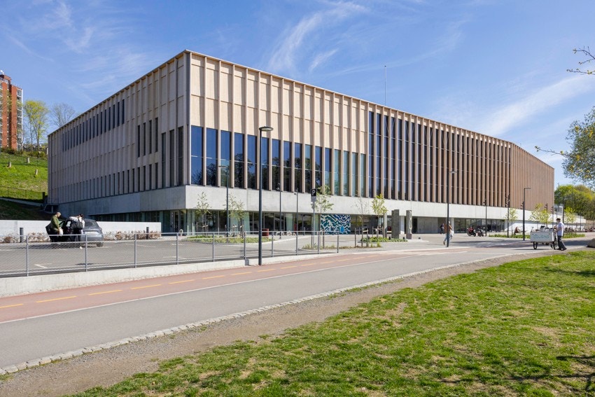 Nye Tøyenbadet er Oslos største badeanlegg. Galleribilde