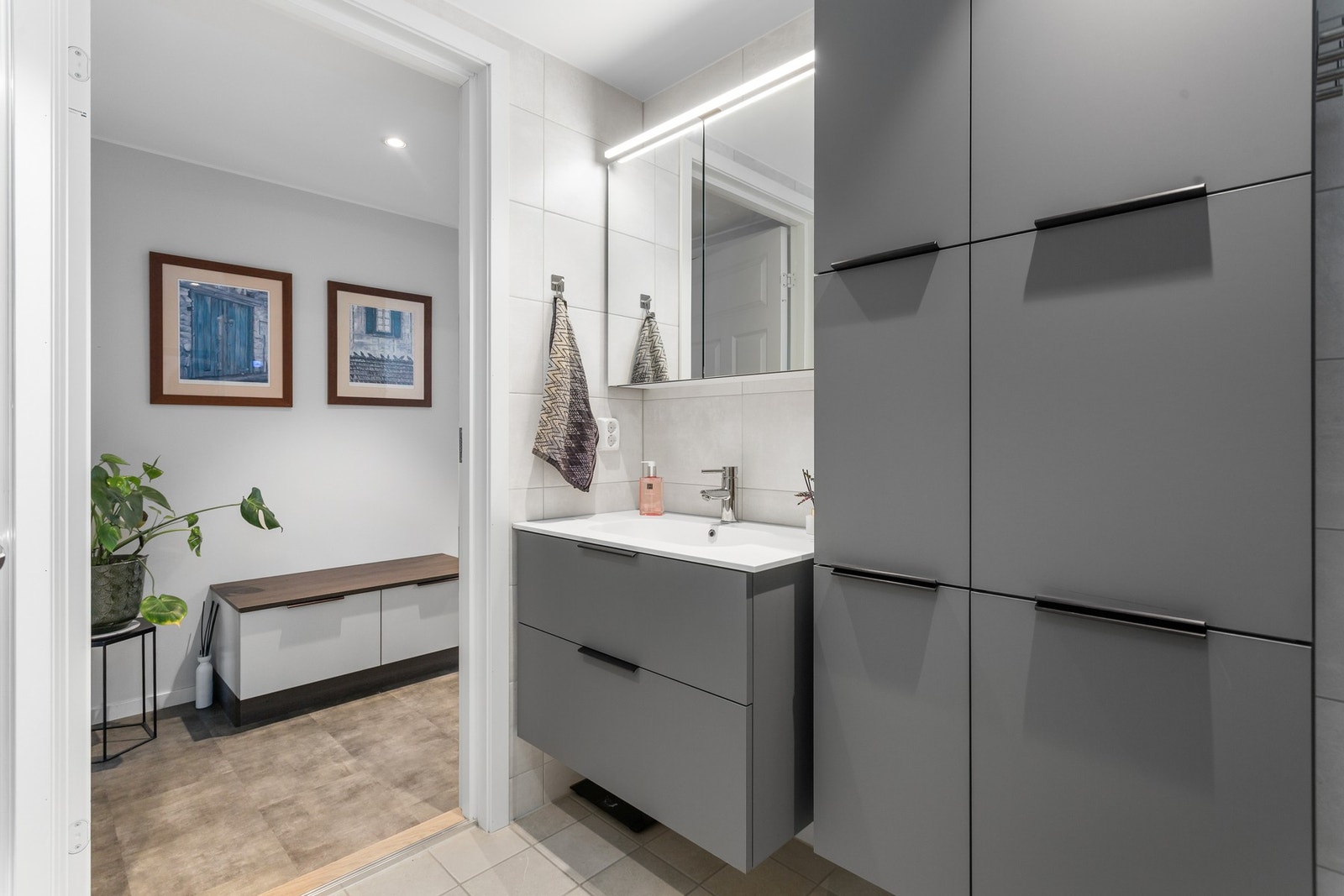 Badet har opplegg for vaskemaskin. Galleribilde