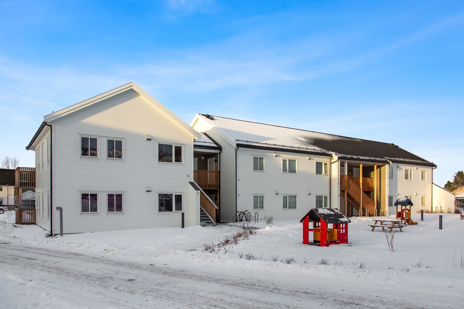 Leiligheten ligger flott til på Ler med kort vei til butikk. Galleribilde