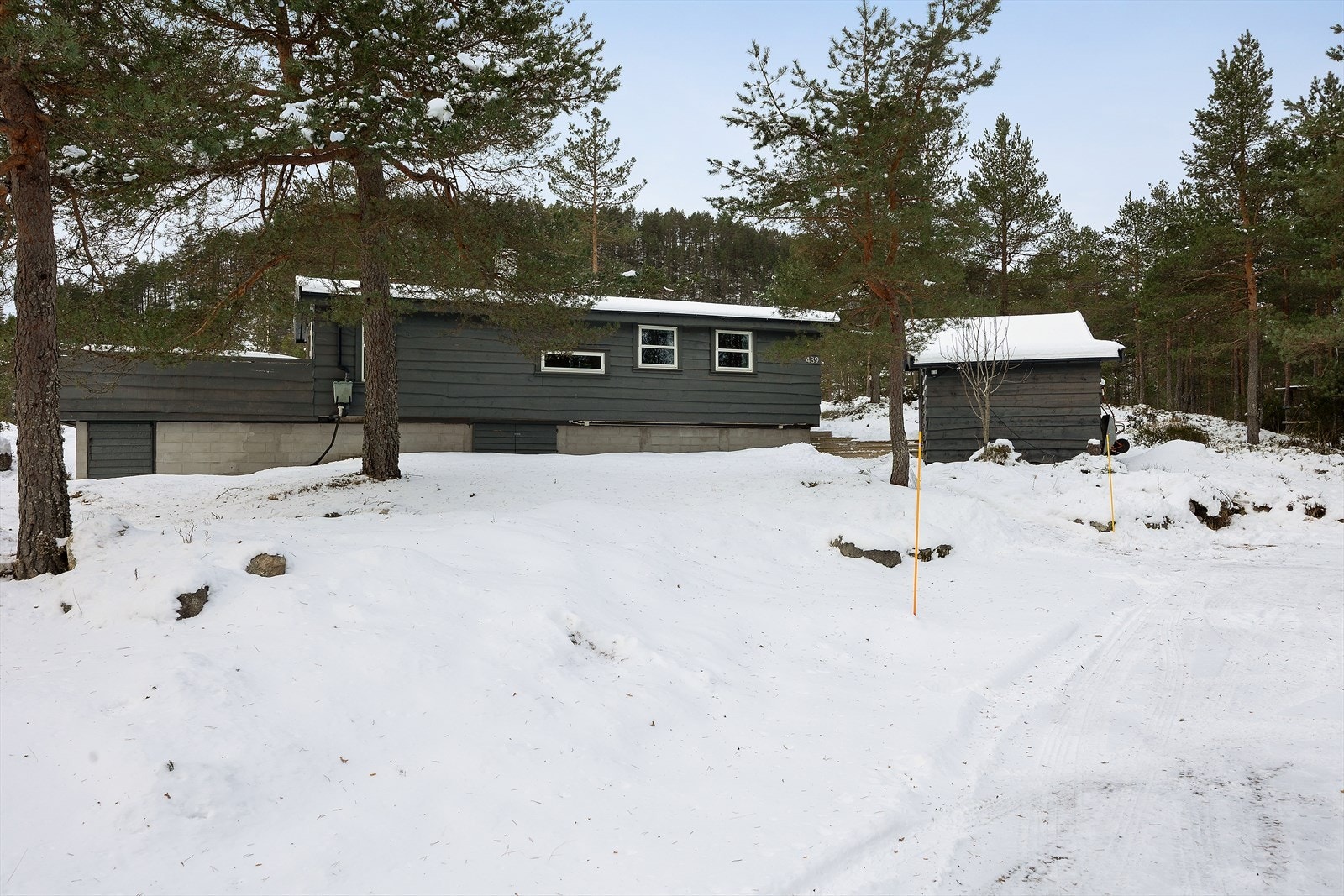 Solrik usjenert selveiertomt, her er sol fra morgen til kveld og en har sol hele året. Galleribilde
