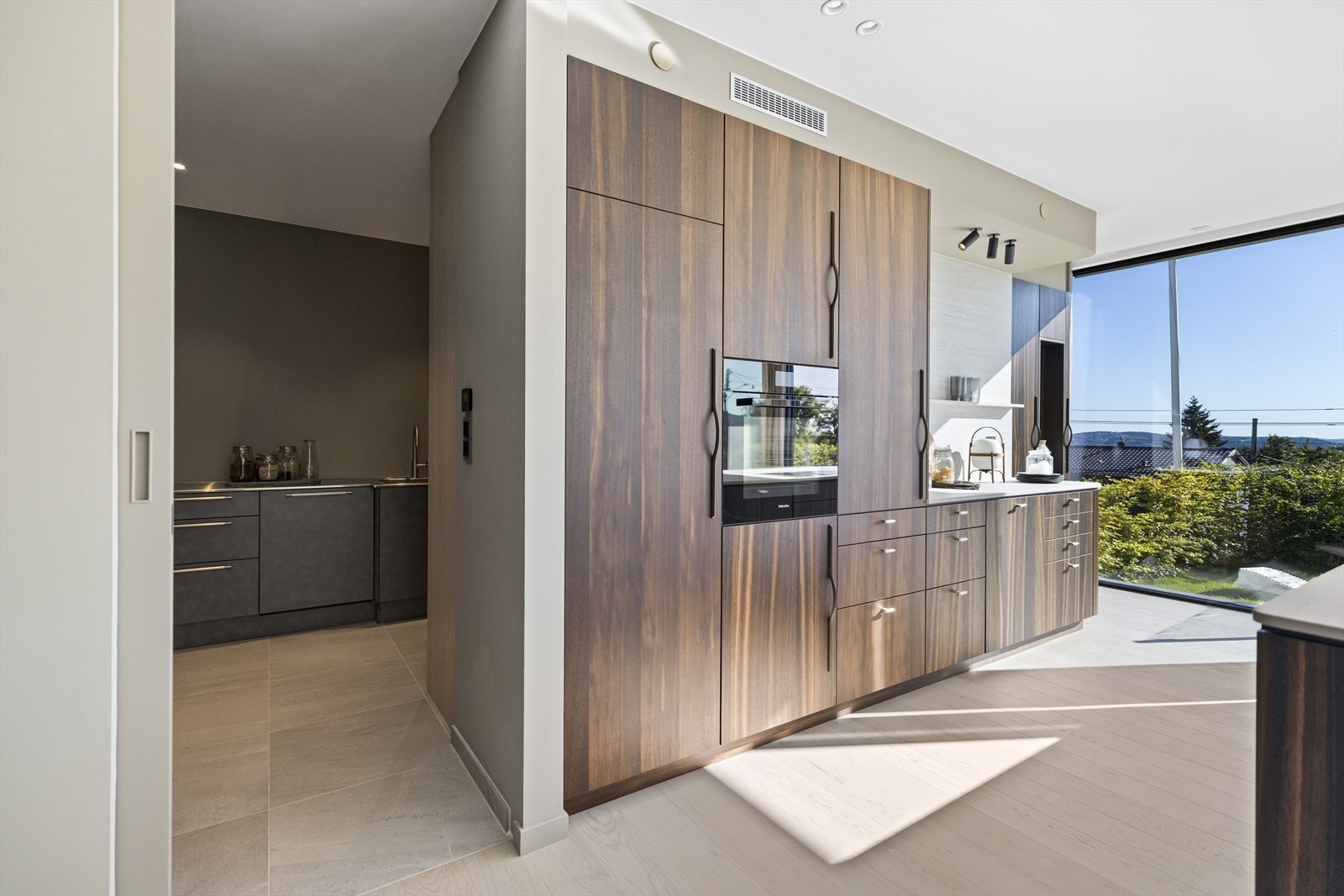 Hvitevarer fra topp/professional serien til Miele, samt Liebherr, Witt og Fisher & Paykel Galleribilde