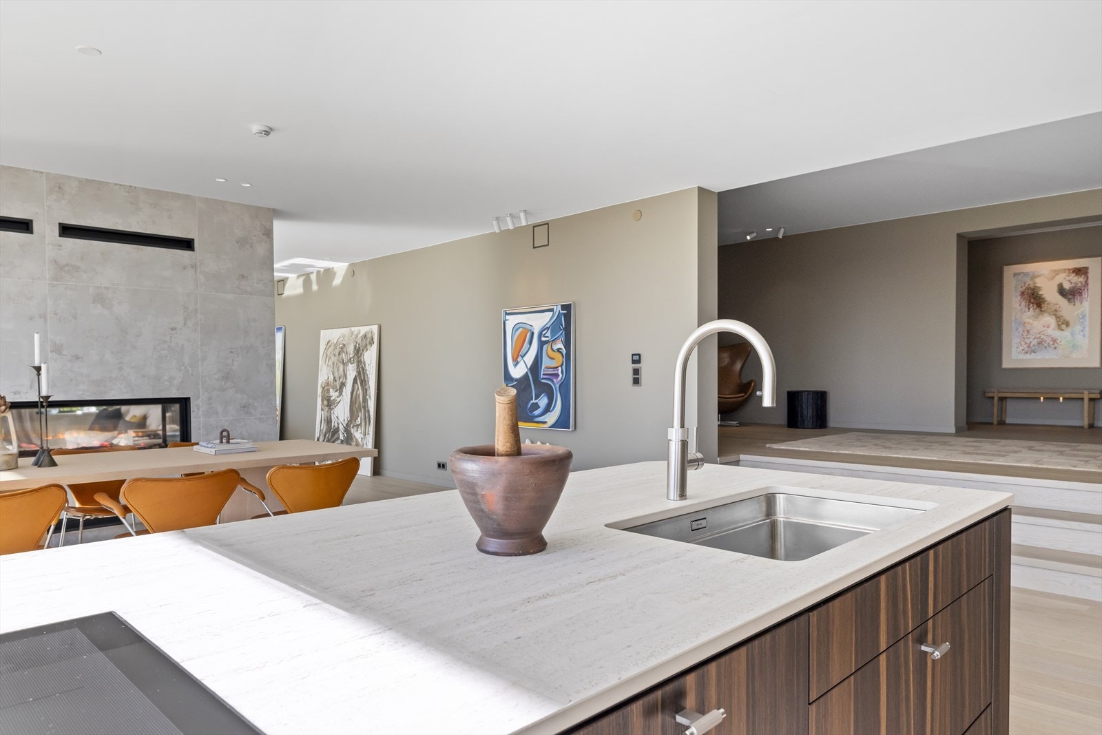 Underlimt vask med Quooker kran som gir deg umiddelbar tilgang til kokende vann Galleribilde