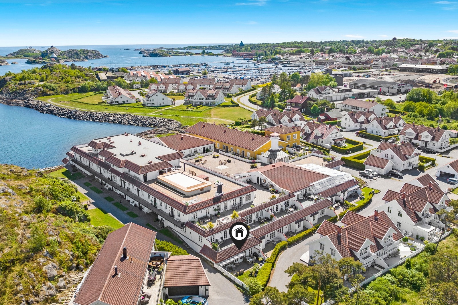 Leiligheten ligger i et veldrevet sameie med svært attraktiv beliggenhet på Risøya i Stavern Galleribilde