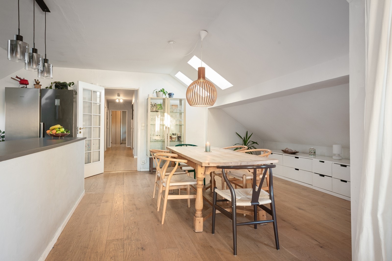 Flere møbleringssoner, gode lysforhold og en fantastisk romfølelse Galleribilde