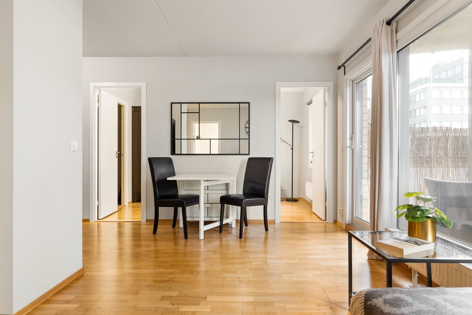 God plass til å invitere gjester på middagsbesøk og ha koselige stunder rundt middagsbordet. Galleribilde