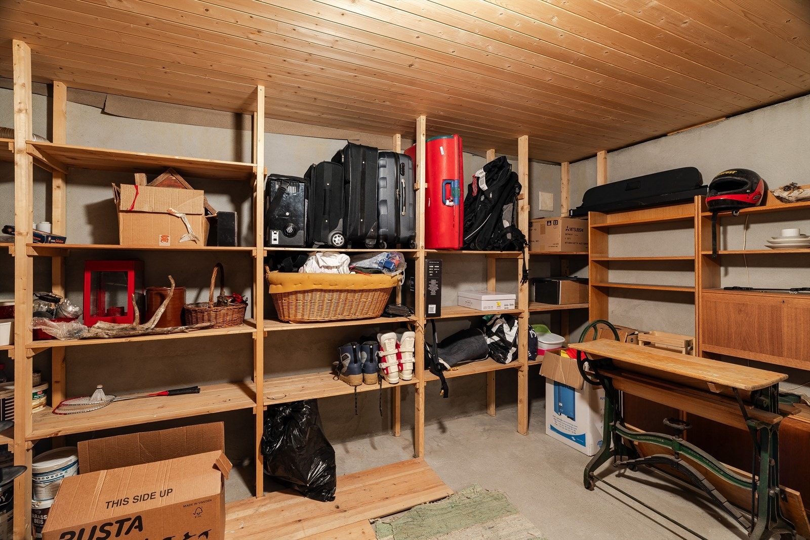 I kjelleren er det god plass til oppbevaring av utstyr Galleribilde