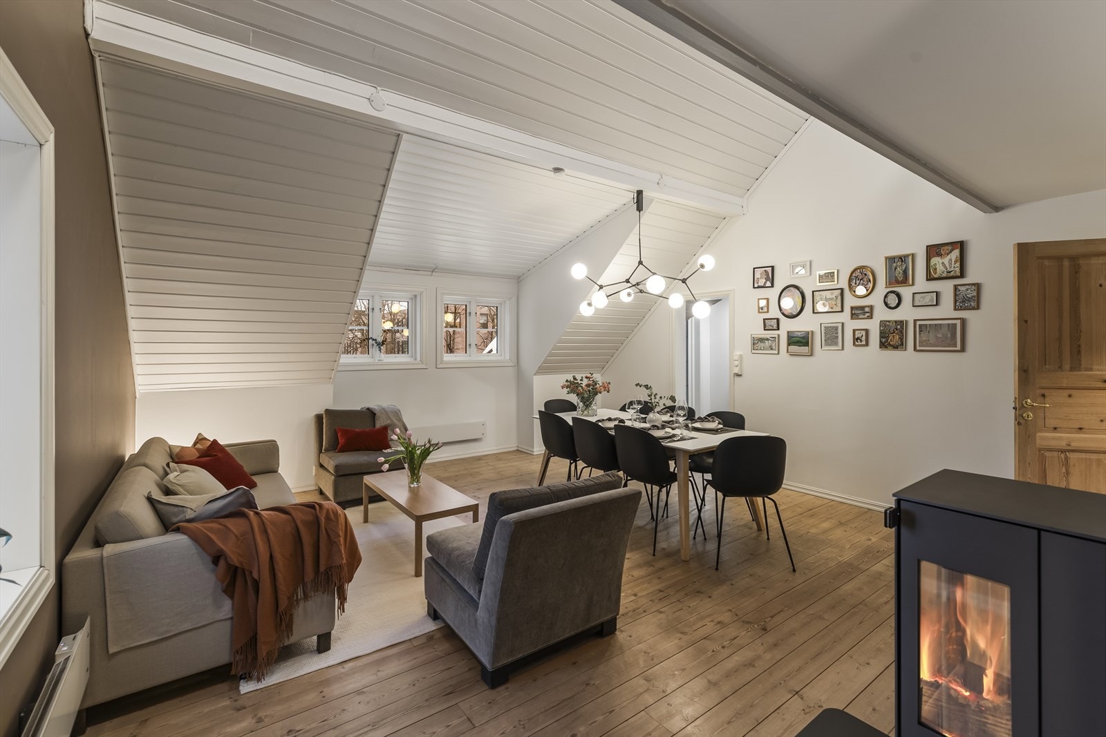 Boligen har de senere år gjennomgått flere tekniske oppgraderinger, inkludert nytt tak i 2023 og flere nye vinduer i 2021 og 2023. Galleribilde