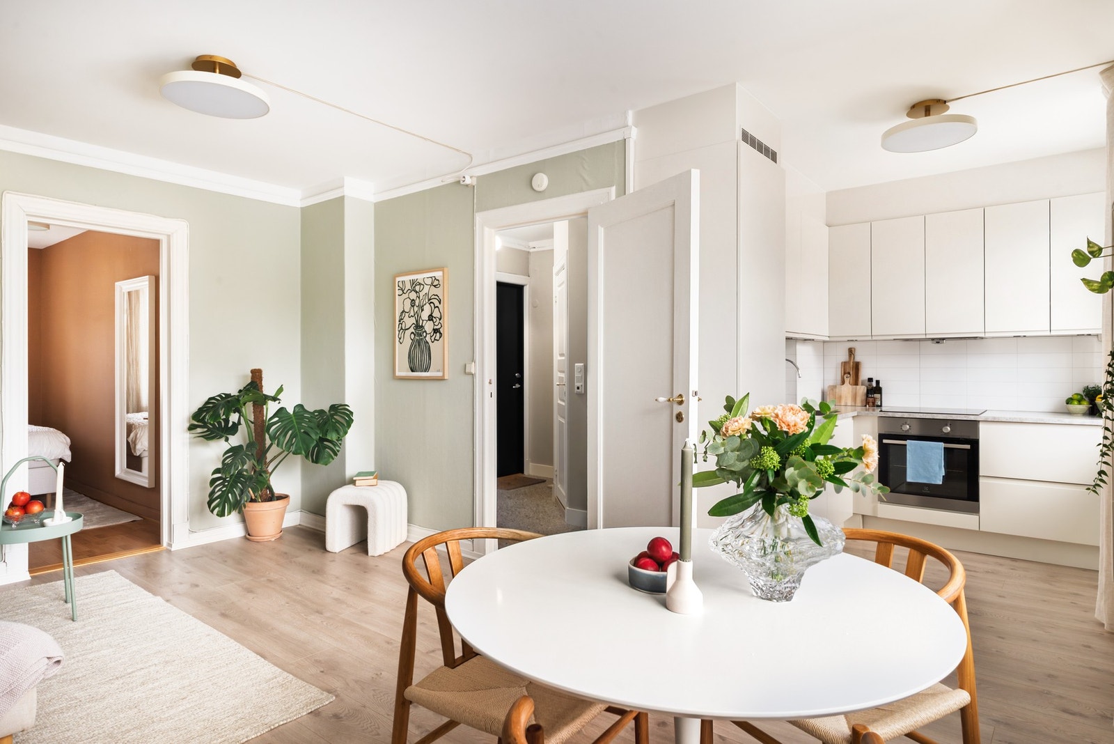 Leiligheten holder en fin standard med god planløsning og romslige rom. Galleribilde