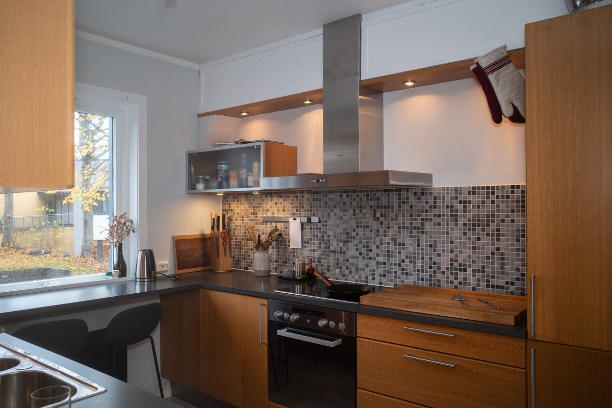 Godt utsyrt kjøkken med det meste ein kunne tenke seg Galleribilde