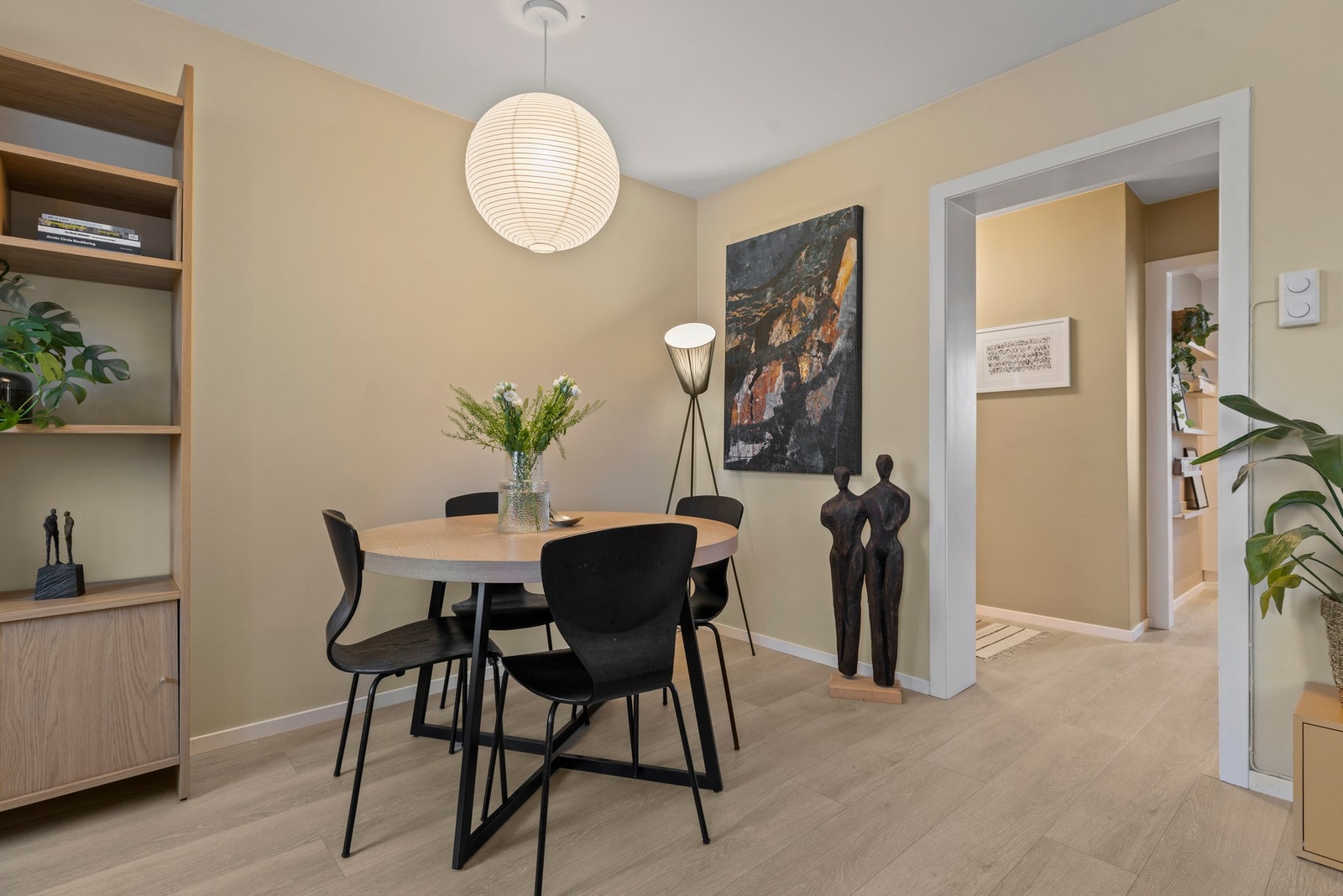 God plass til spisebord - Her kan man samle venner og familie til et hyggelig måltid. Galleribilde