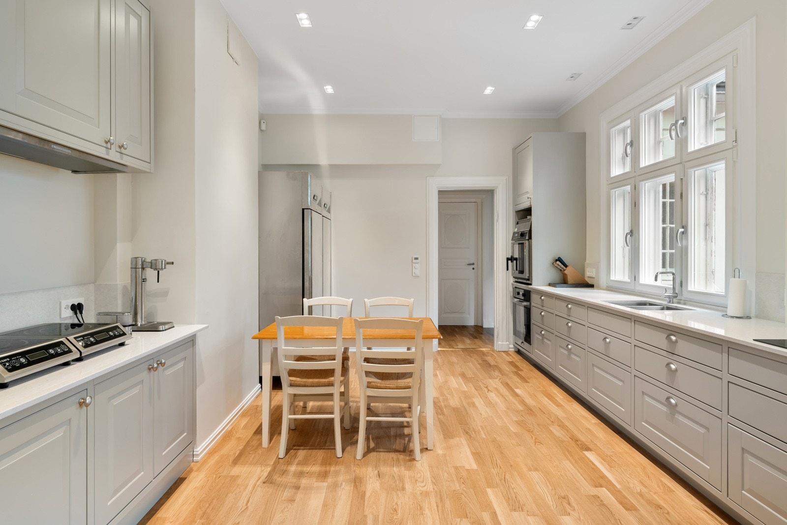 Nyoppusset kjøkken i 1. etasje. Galleribilde