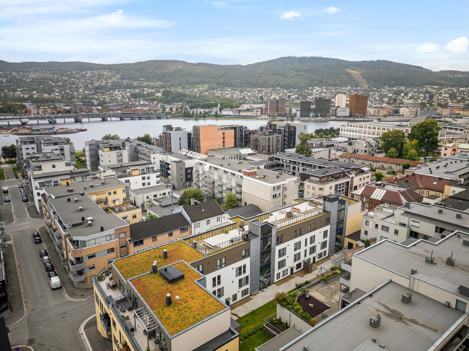 Sentralt med kort vei til det meste - likevel tilbaketrukket i rolig gate. Foto: Ole Thorgeir Solheim Thoresen Galleribilde