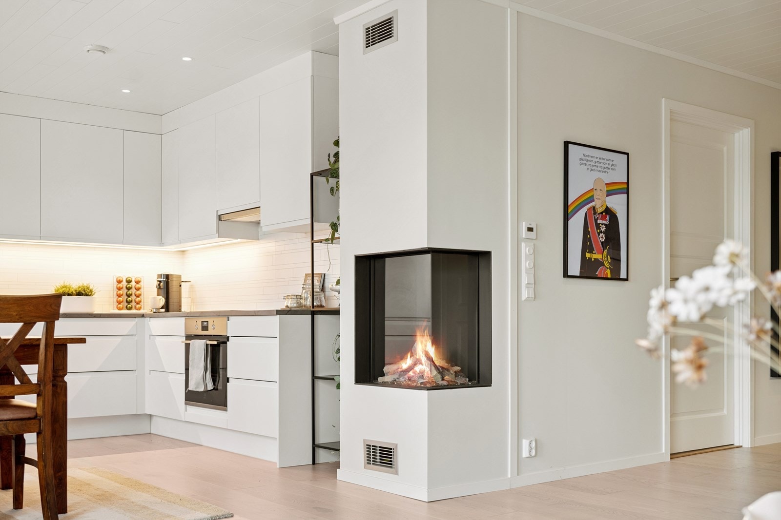 En dekorativ Faber gasspeis som skaper koselig og lun stemning og som varmer opptil 8 kwh. Galleribilde