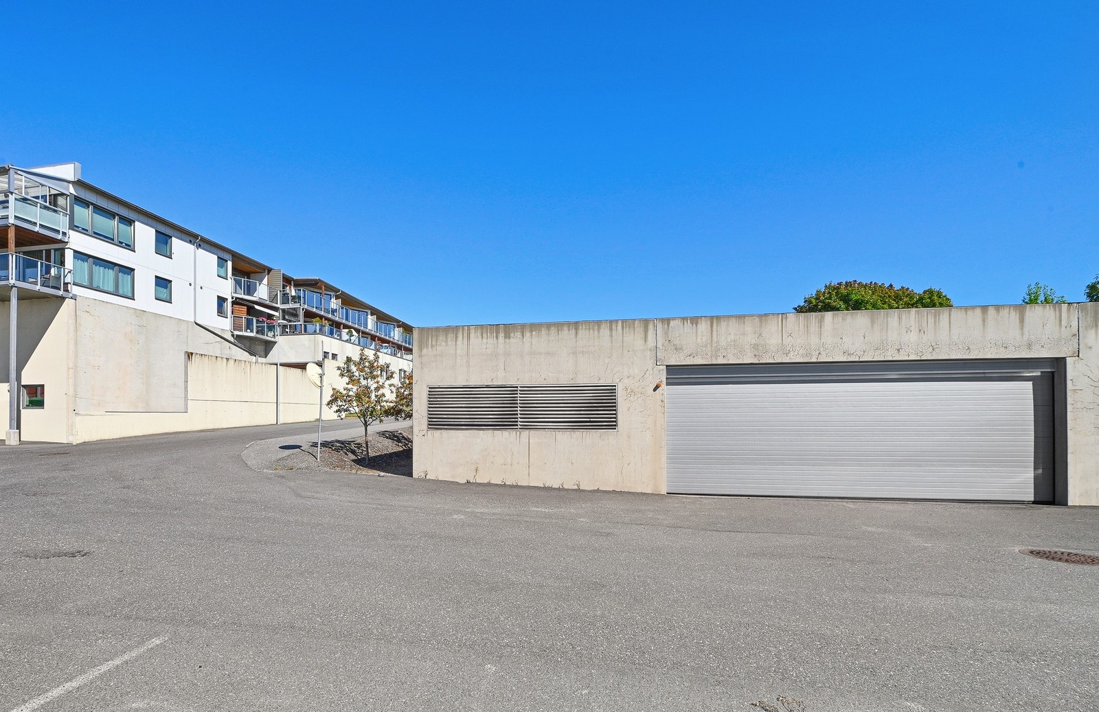 Leiligheten disponerer garasjeplass. Galleribilde