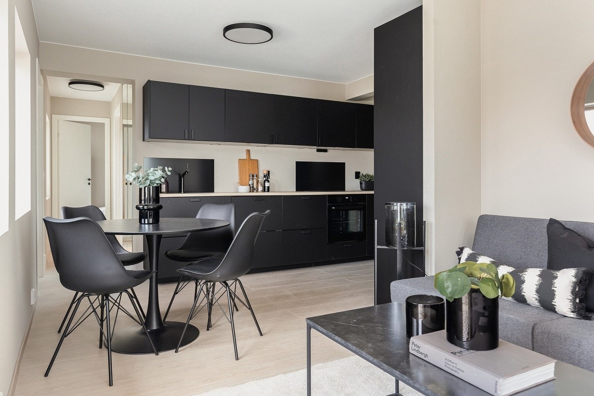 Velkommen til Tempevegen. Eksklusiv og stilig leilighet på ca. 100 kvm med svært attraktiv beliggenhet ved NTNU Gløshaugen og Handelshøyskolen. Høy standard. Galleribilde