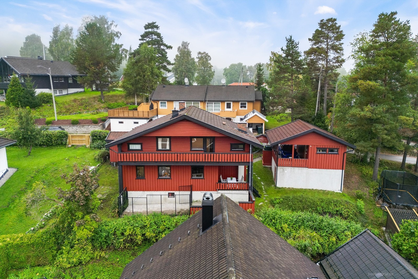 Kort gangavstand (under 1 km) til barnehager og barneskole Galleribilde