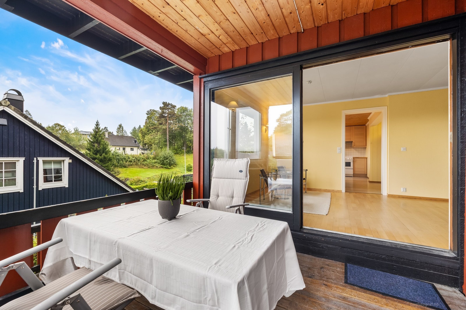 Overbygget sydøstvendt veranda på ca. 8 kvm Galleribilde