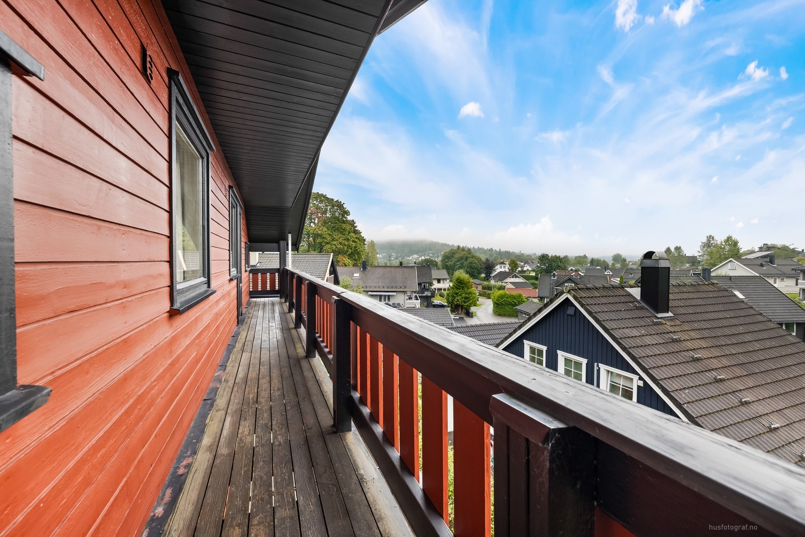 Overbygget sydøstvendt veranda på ca. 10 kvm Galleribilde