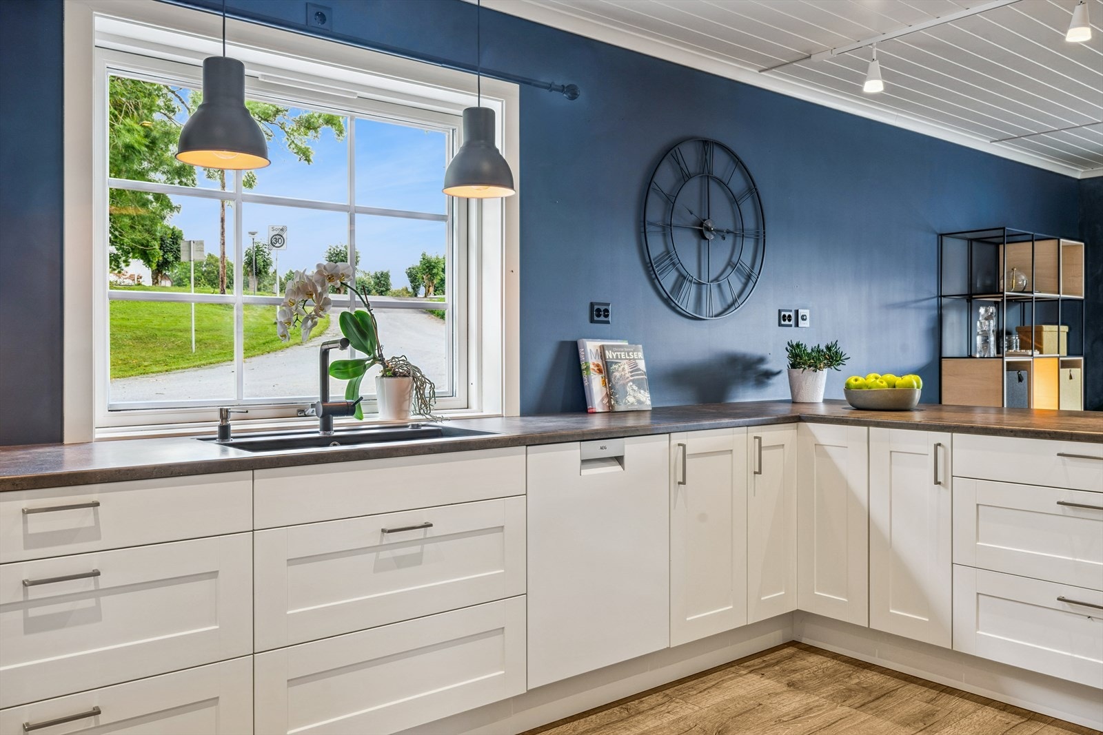 Hyggelig utsyn under matlagingen Galleribilde