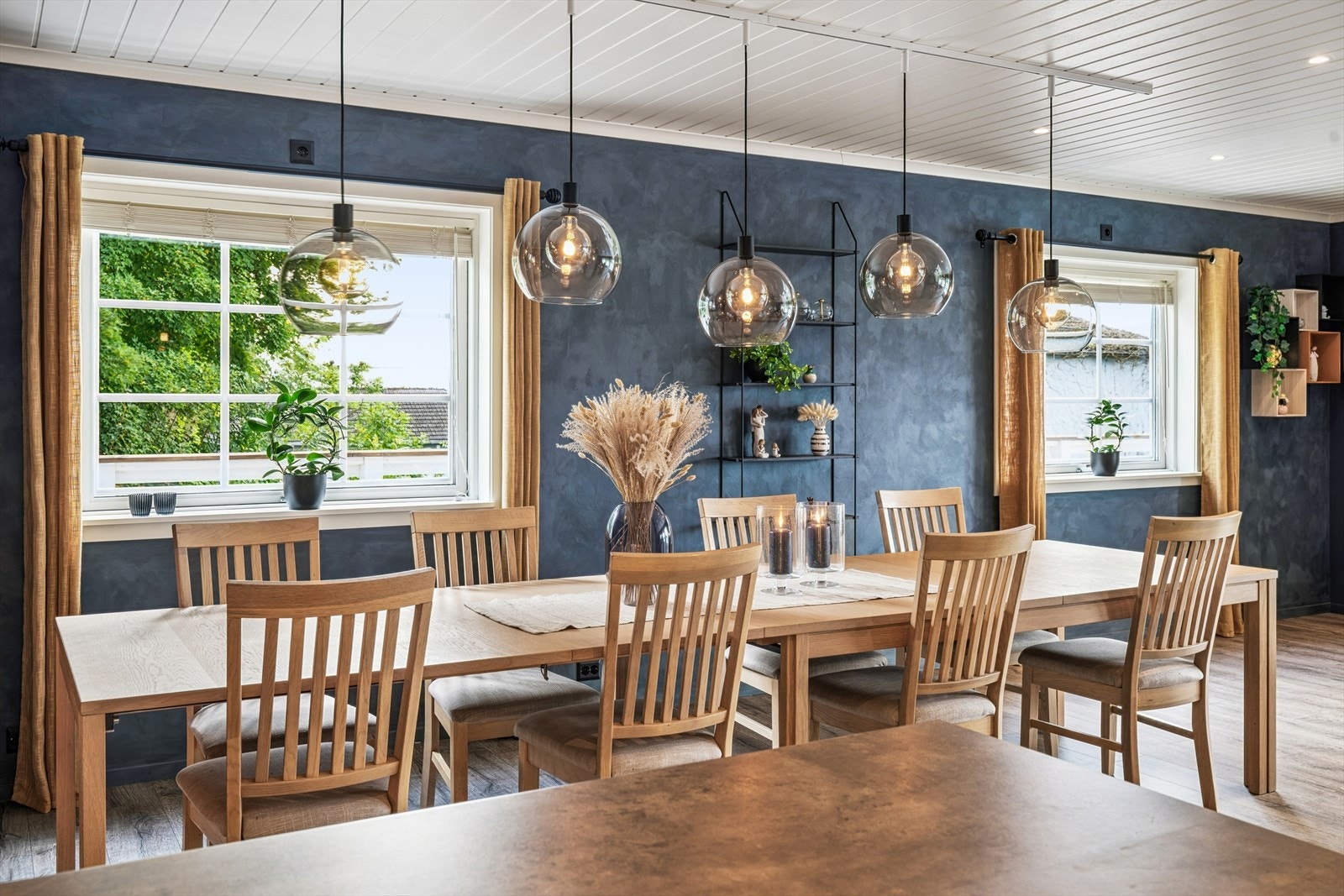 Alle gulvene i 1.etg har vannbåren varme Galleribilde