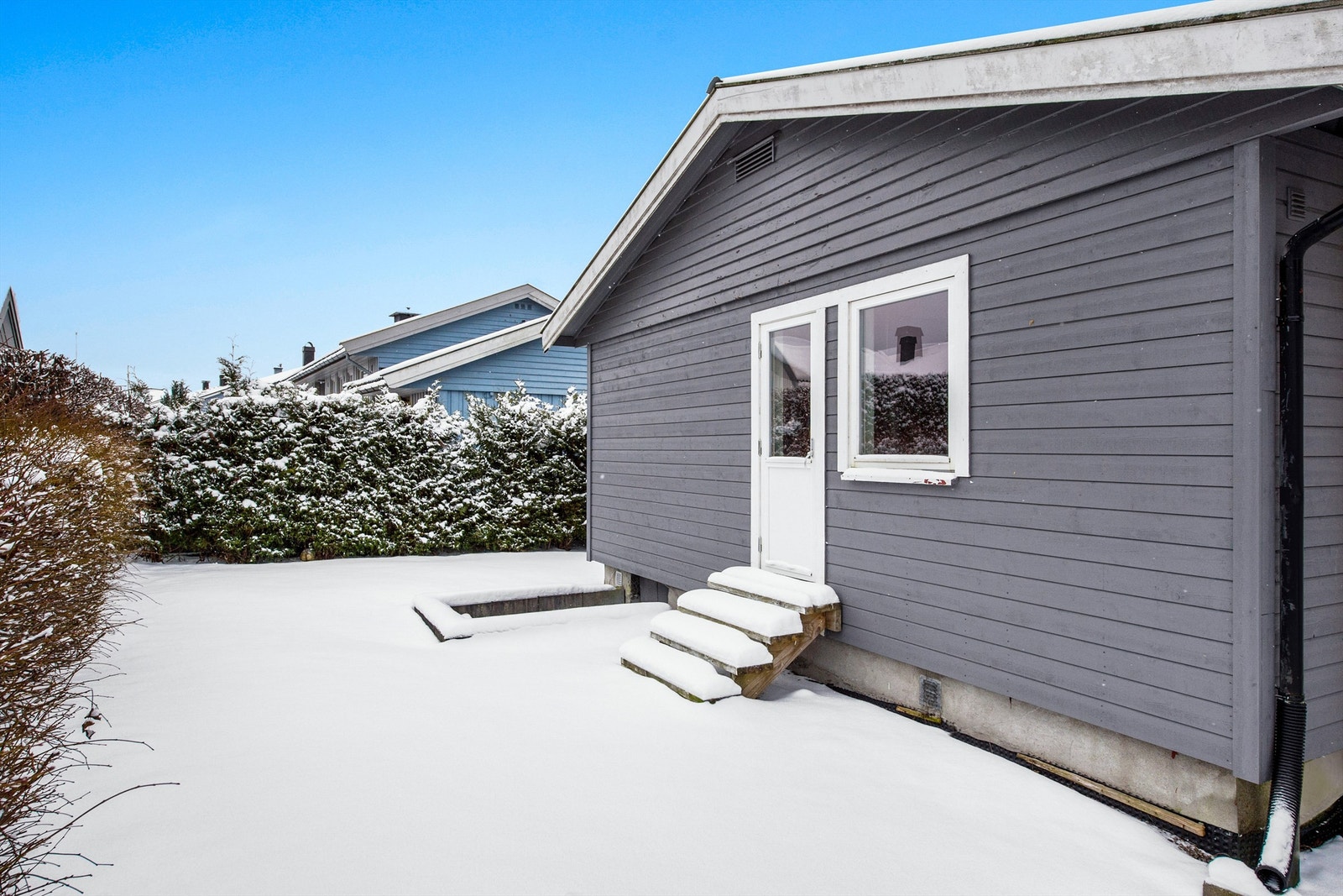 Fasade/hage Galleribilde