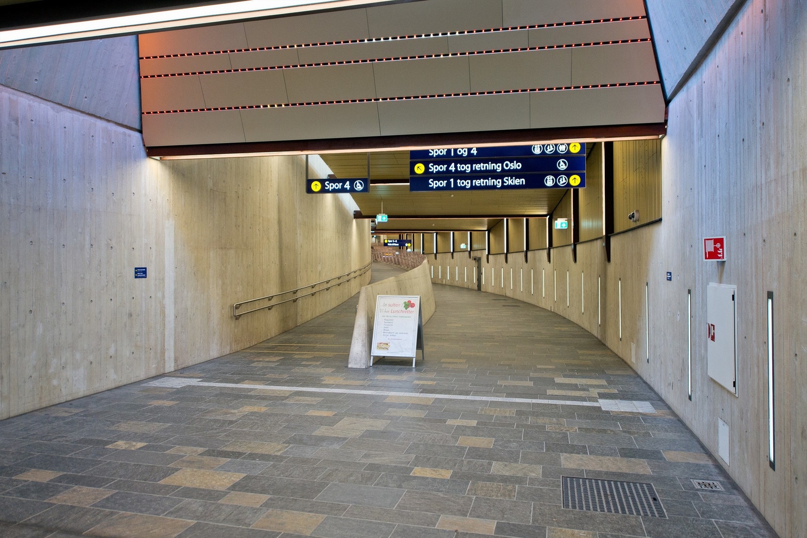 Holmestrand stasjon Galleribilde