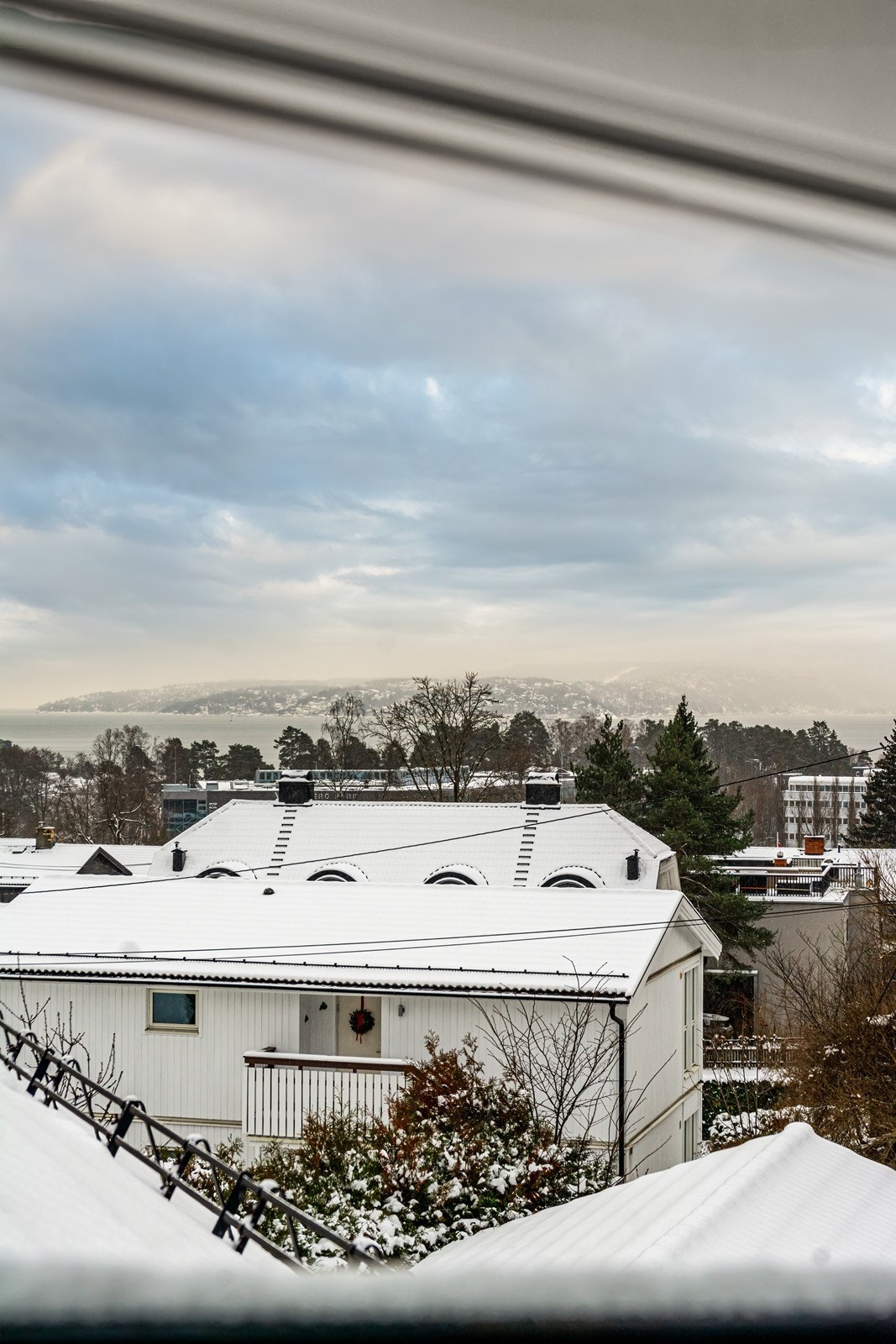 Fantasisk utsikt fra loftsetasjen. Galleribilde