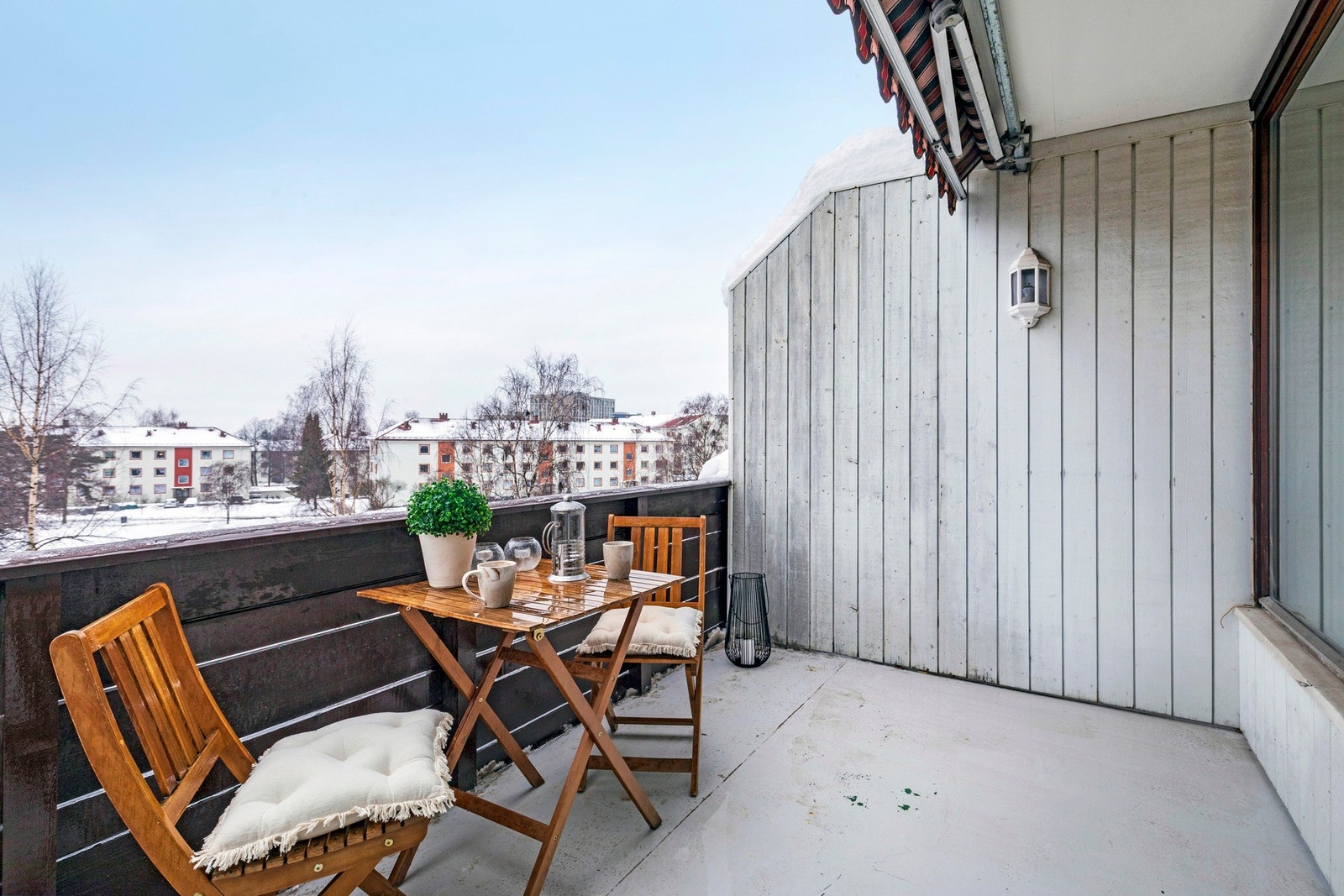 Her ligger alt til rette for at de varme dagene kan nytes med familie og gode venner! Galleribilde