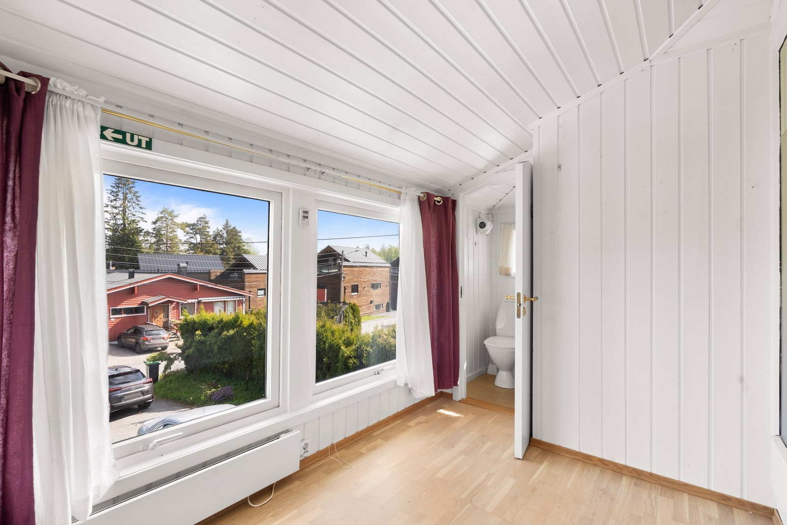 "Venterom" til tannlegepraksis i 1.etg. Rommet er ikke godkjent til varig opphold Galleribilde