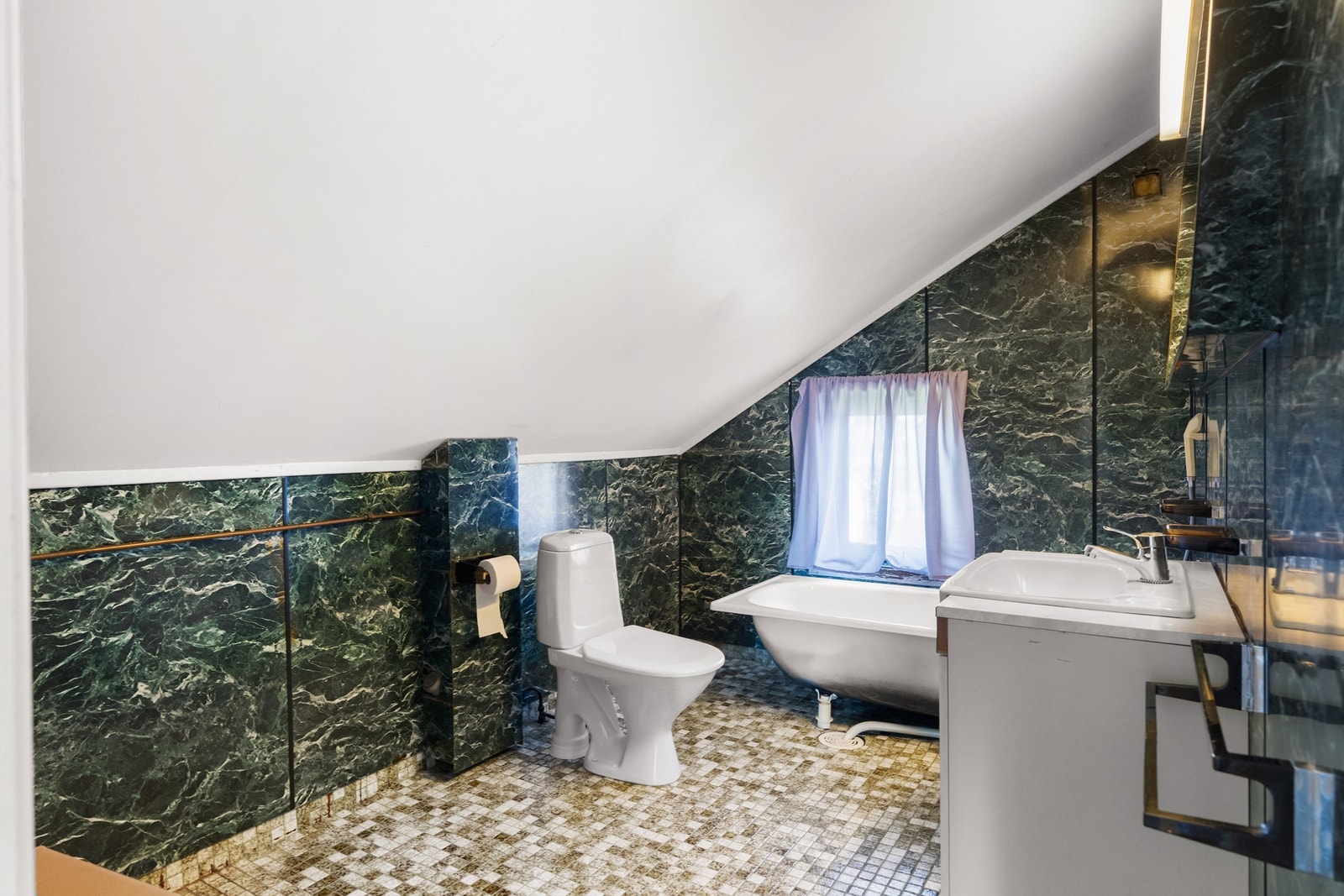 Bad 2.etg. Galleribilde