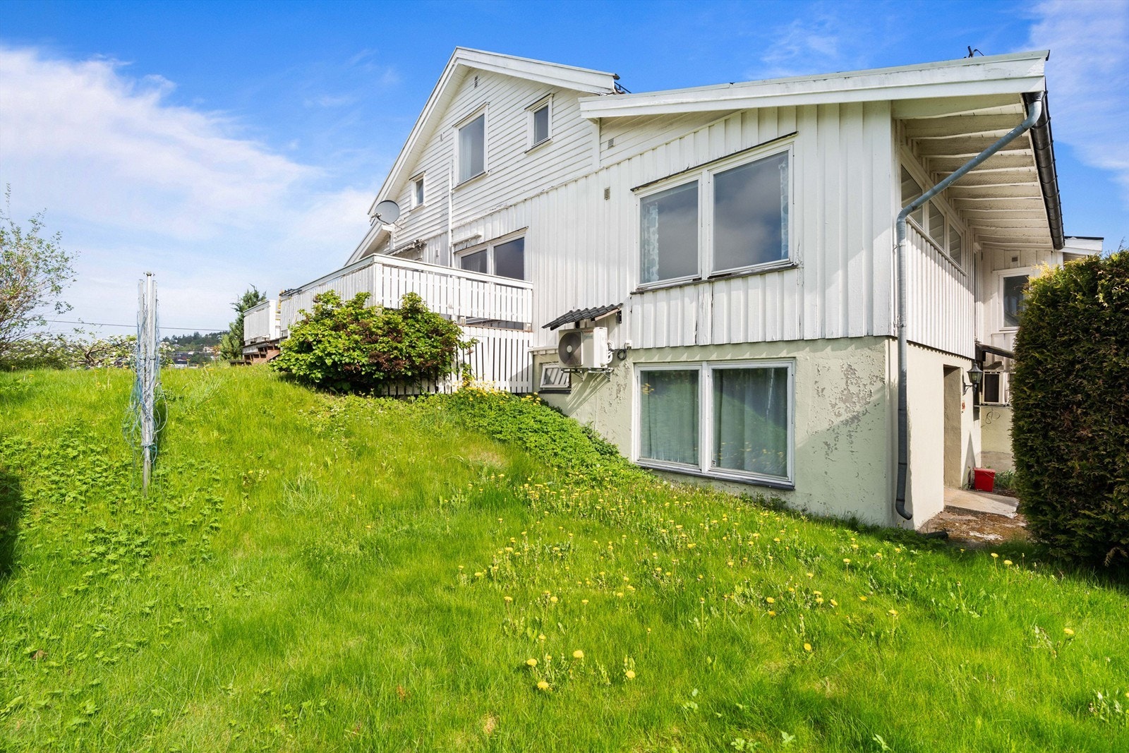 I boligens underetasje er det egen inngang Galleribilde