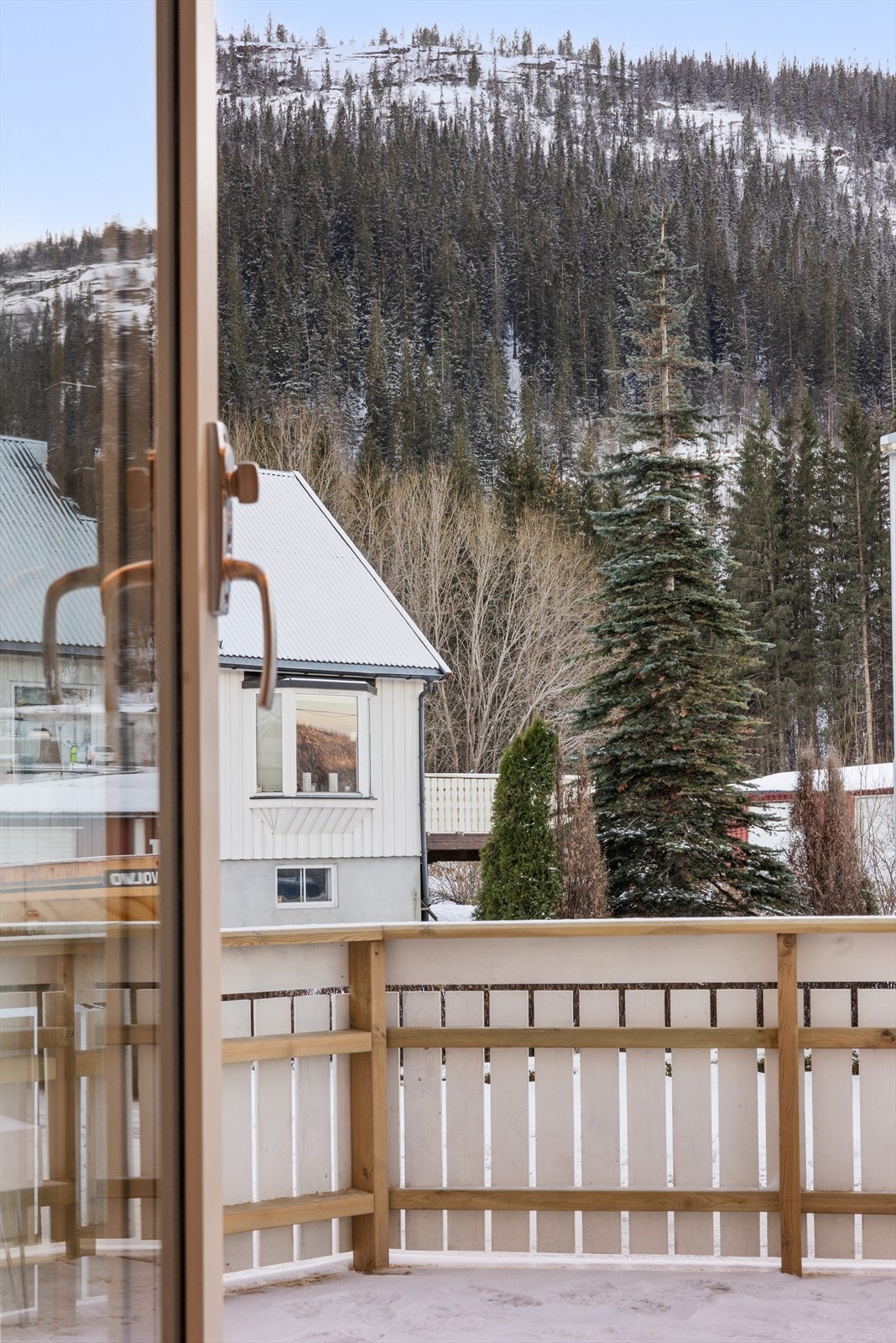Terrasse/balkong på ca. 13 m². Galleribilde