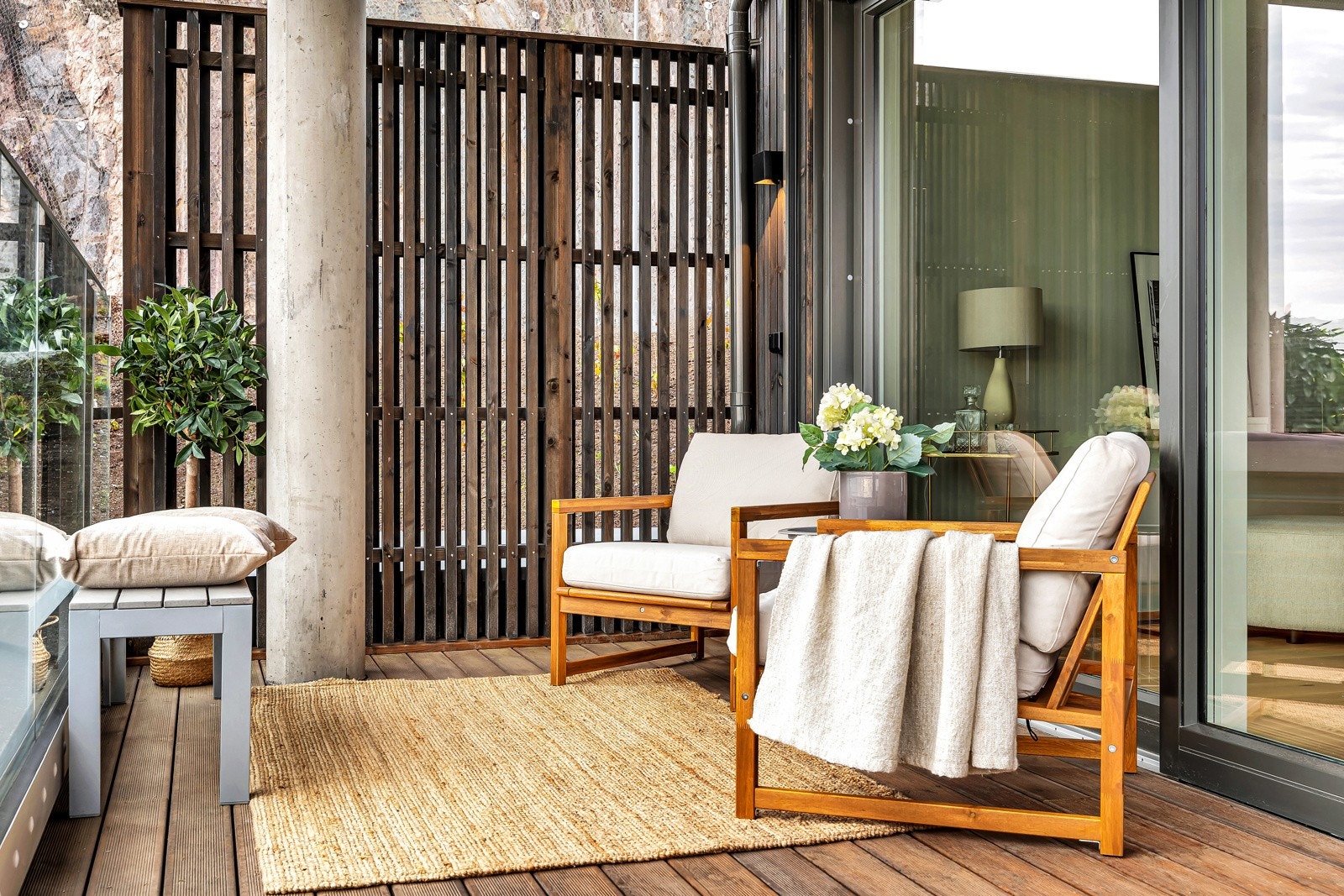 Her har man gode solforhold - kl 14:15 til 22:30 midtsommers. Galleribilde