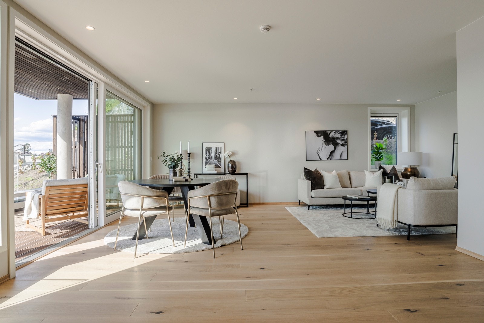 Toppmoderne 3-roms leilighet med to baderom og boder. Galleribilde