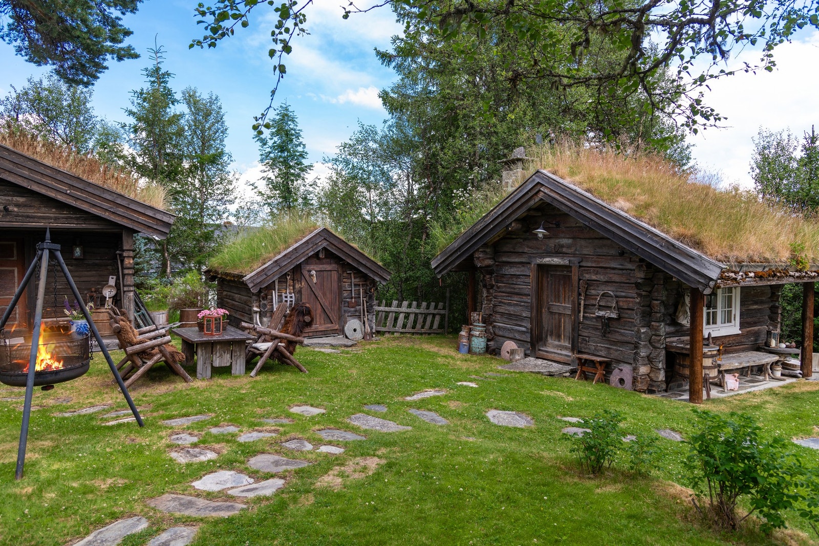 Uthus/stabbur, uthus/vedskjul og anneks. Galleribilde