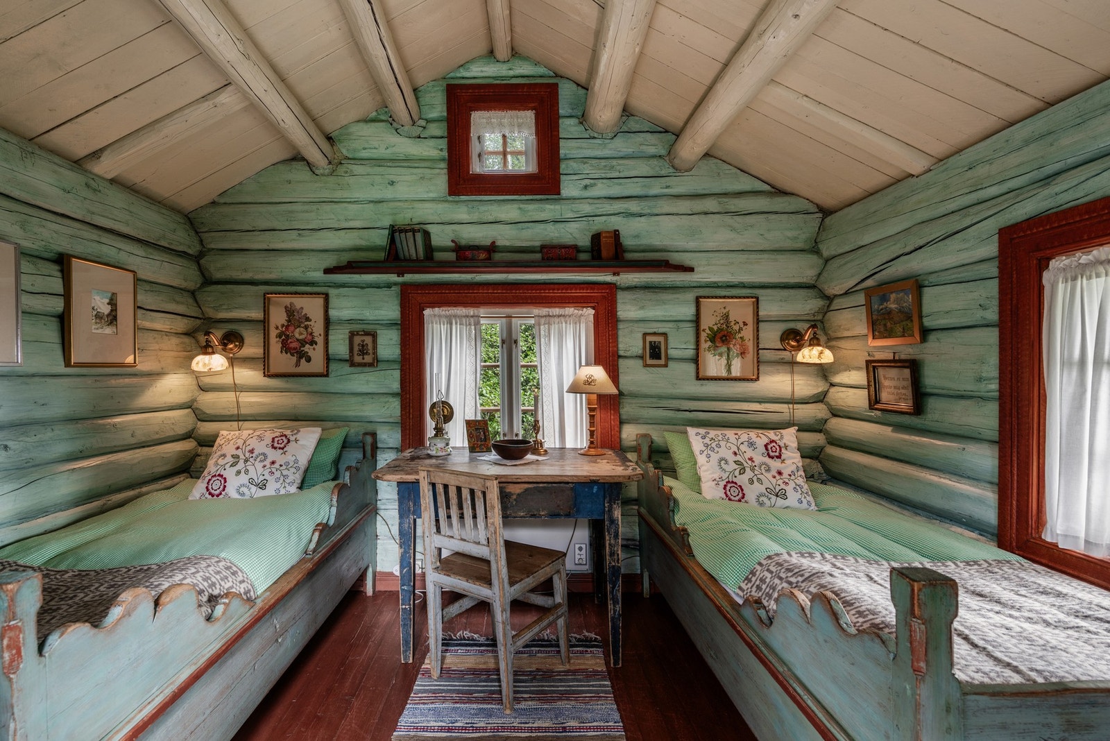 Sove-/oppholdsrom i anneks. Galleribilde