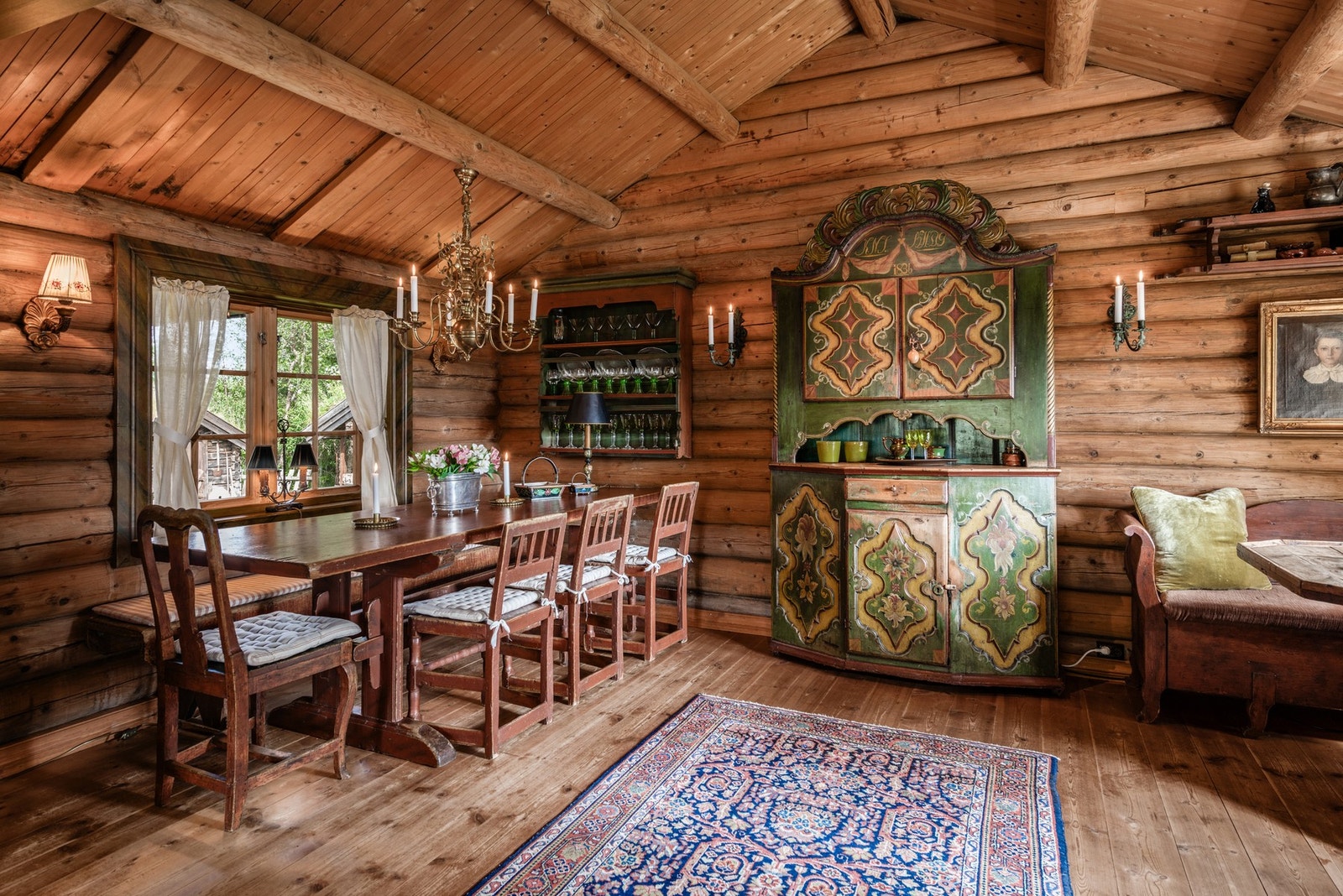 God plass for spisegruppe Galleribilde