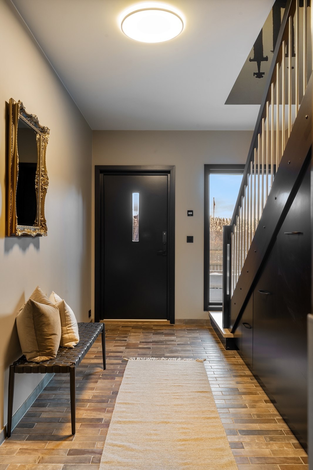 Gang med fliser på gulv Galleribilde