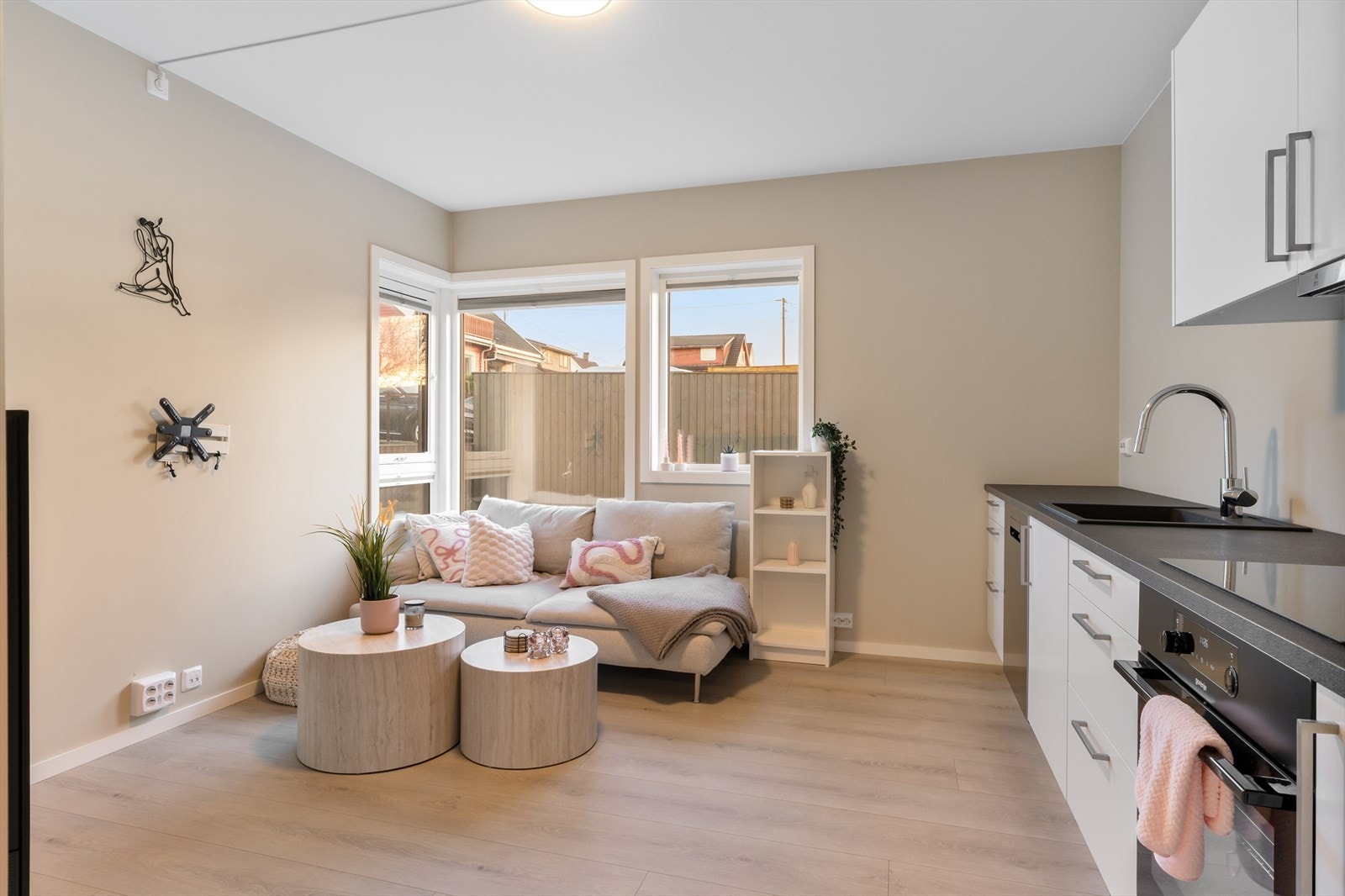 Hybel - Åpen stue-/kjøkkenløsning Galleribilde