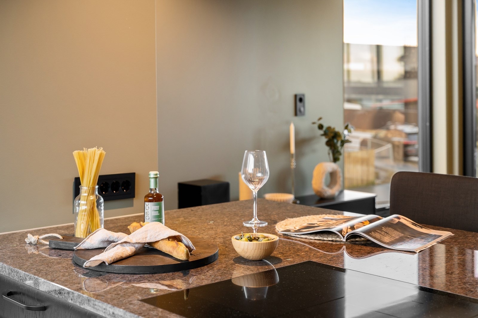 Benkeplate i granitt Galleribilde