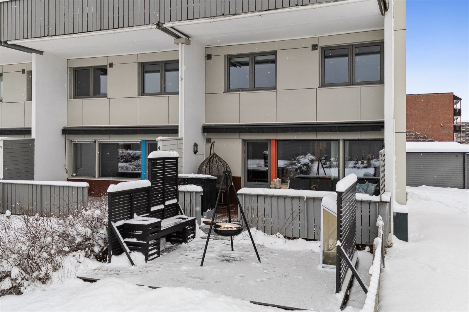 Endebeliggenhet med et flott og skjermet uteområde Galleribilde