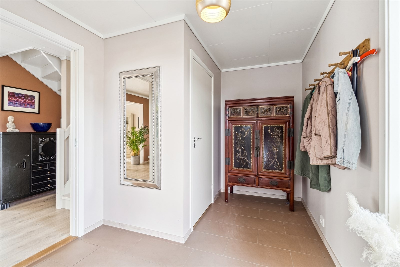 Entré med garderobeplass Galleribilde