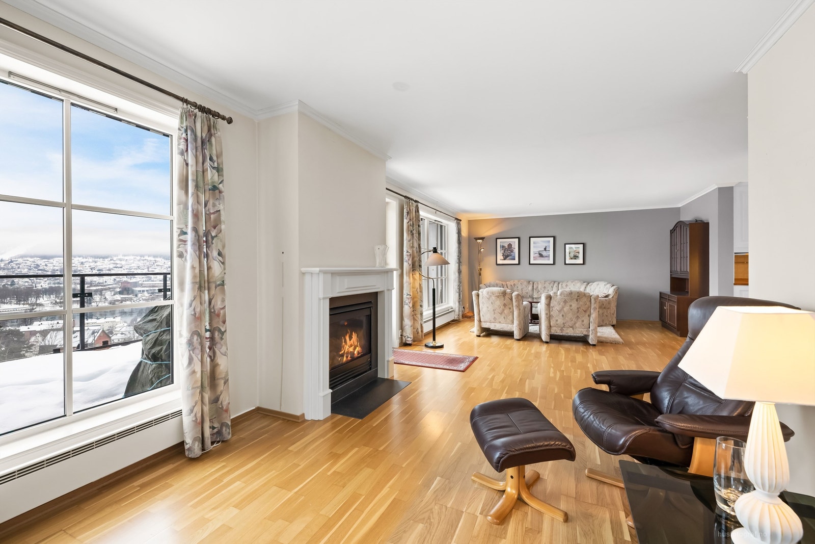 Fin gasspeisinnsats på vegg Galleribilde